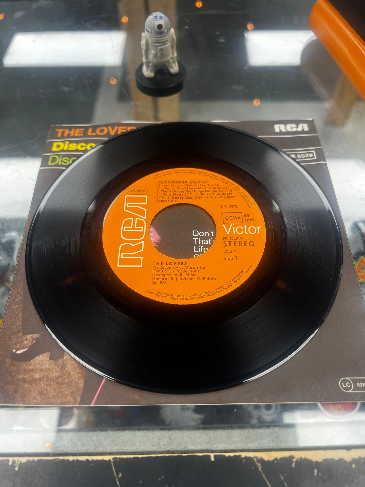 The Lovers – Discomania (Medley) 7”