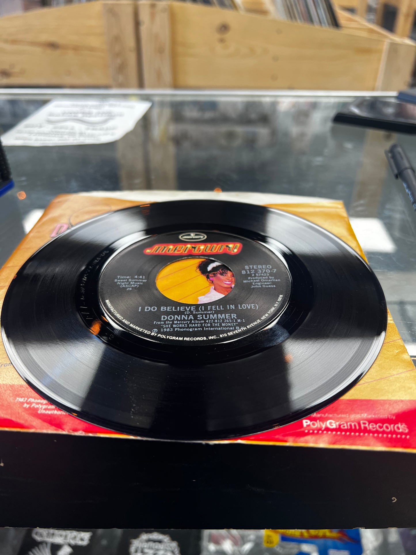 Donna Summer – She Works Hard For The Money 7”