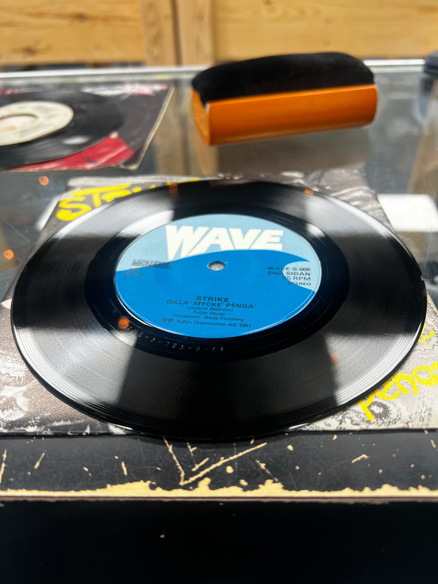 Strike – Gilla' Mycke' Penga' 7”
