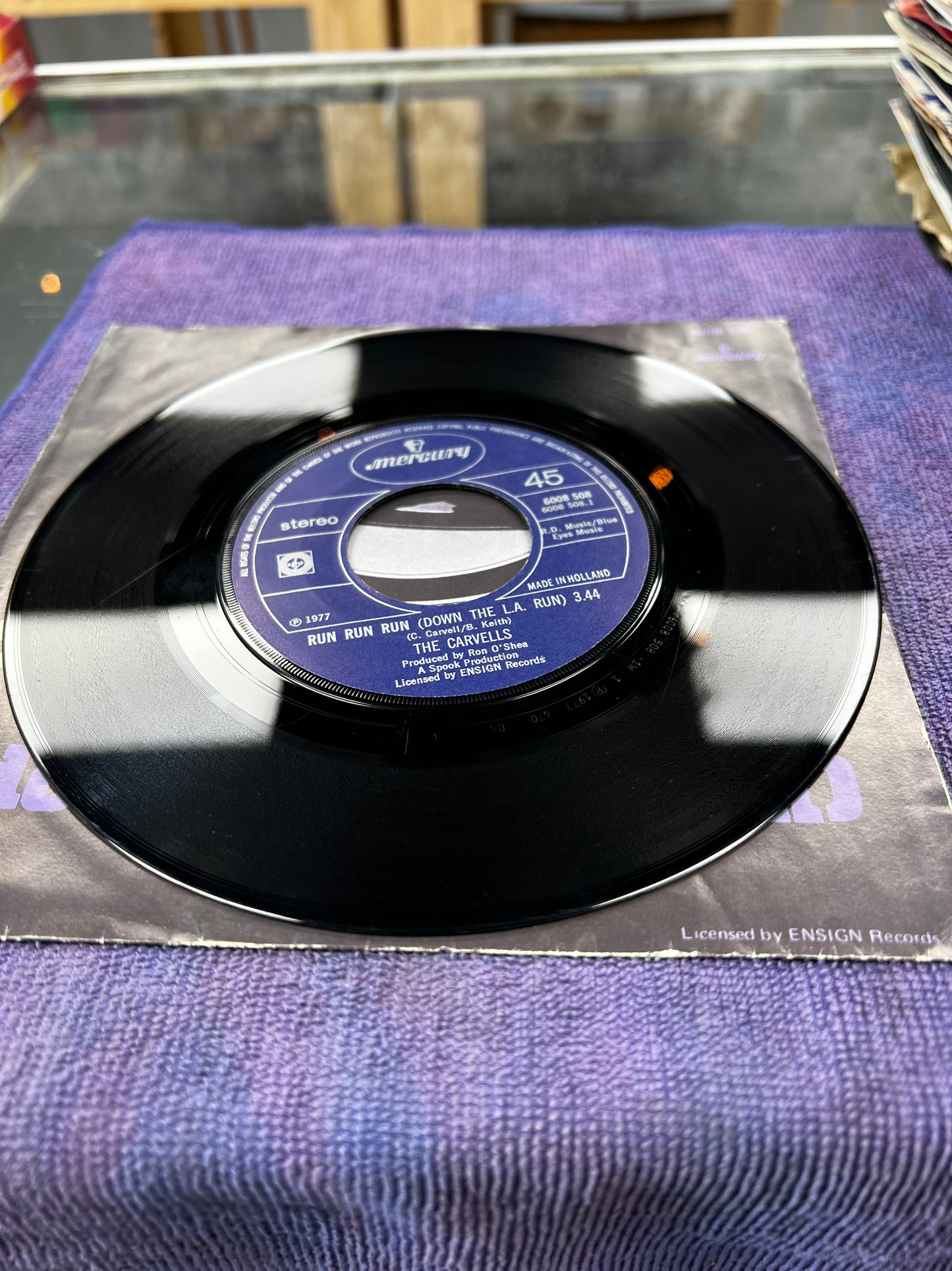 The Carvells ‎– Run Run Run (Down The L.A. Run) 7”