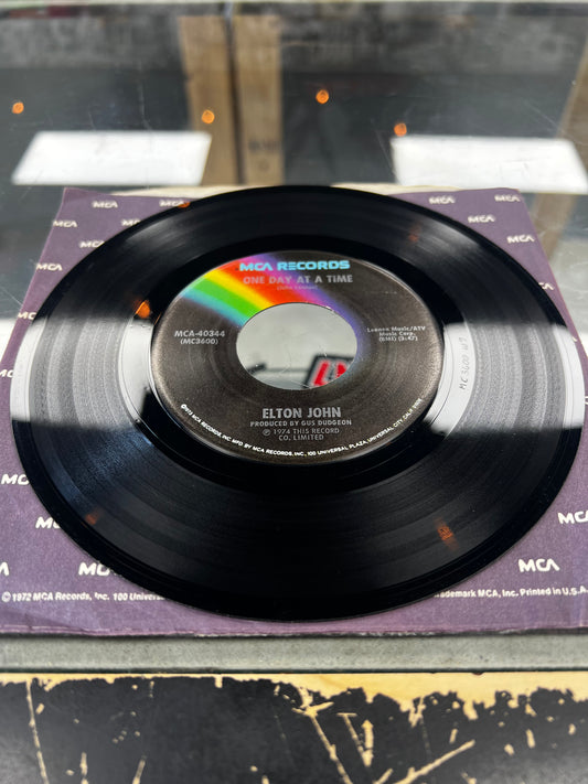 Elton John ‎– Lucy In The Sky With Diamonds 7”