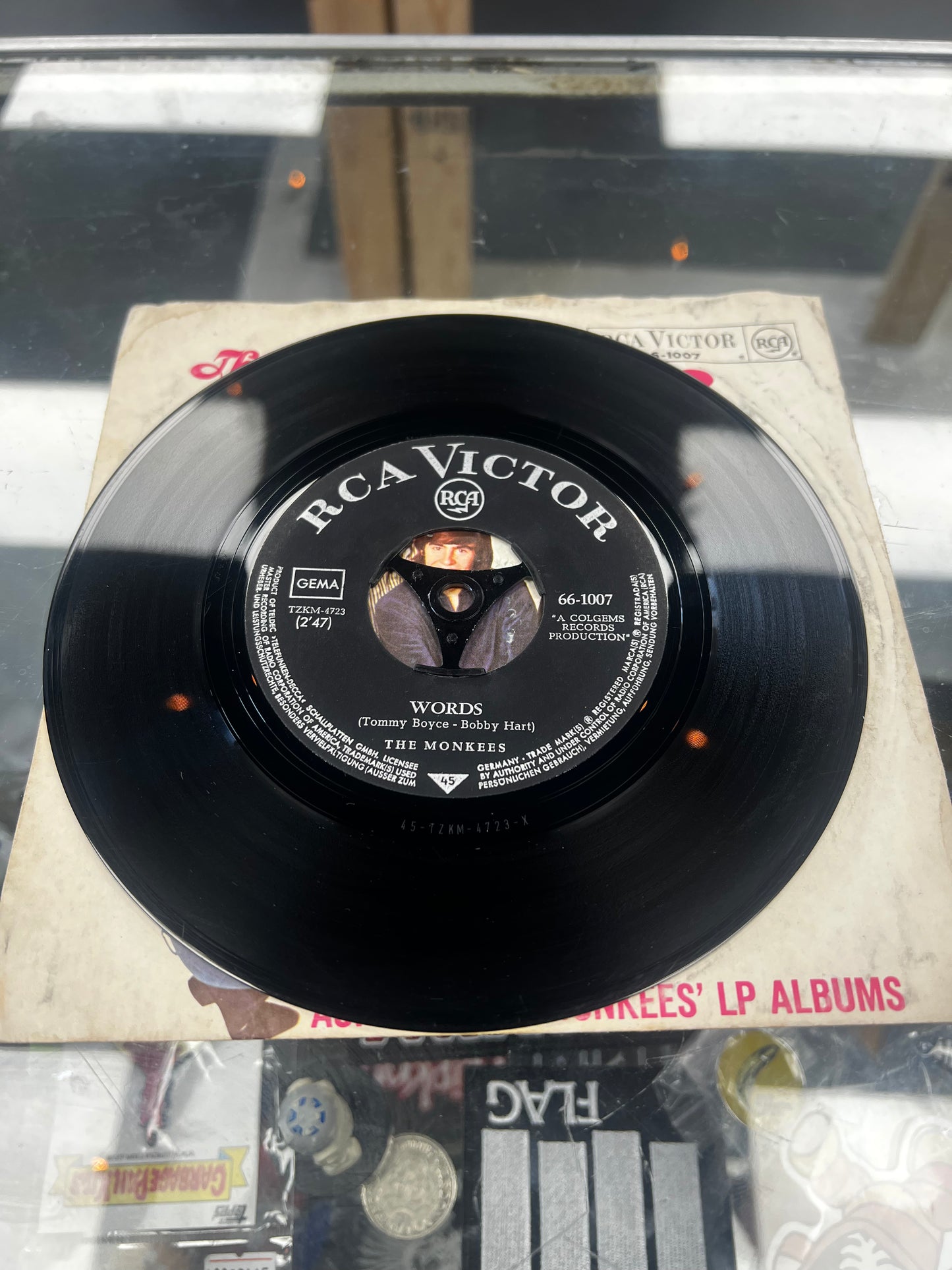 The Monkees ‎– Pleasant Valley Sunday 7”