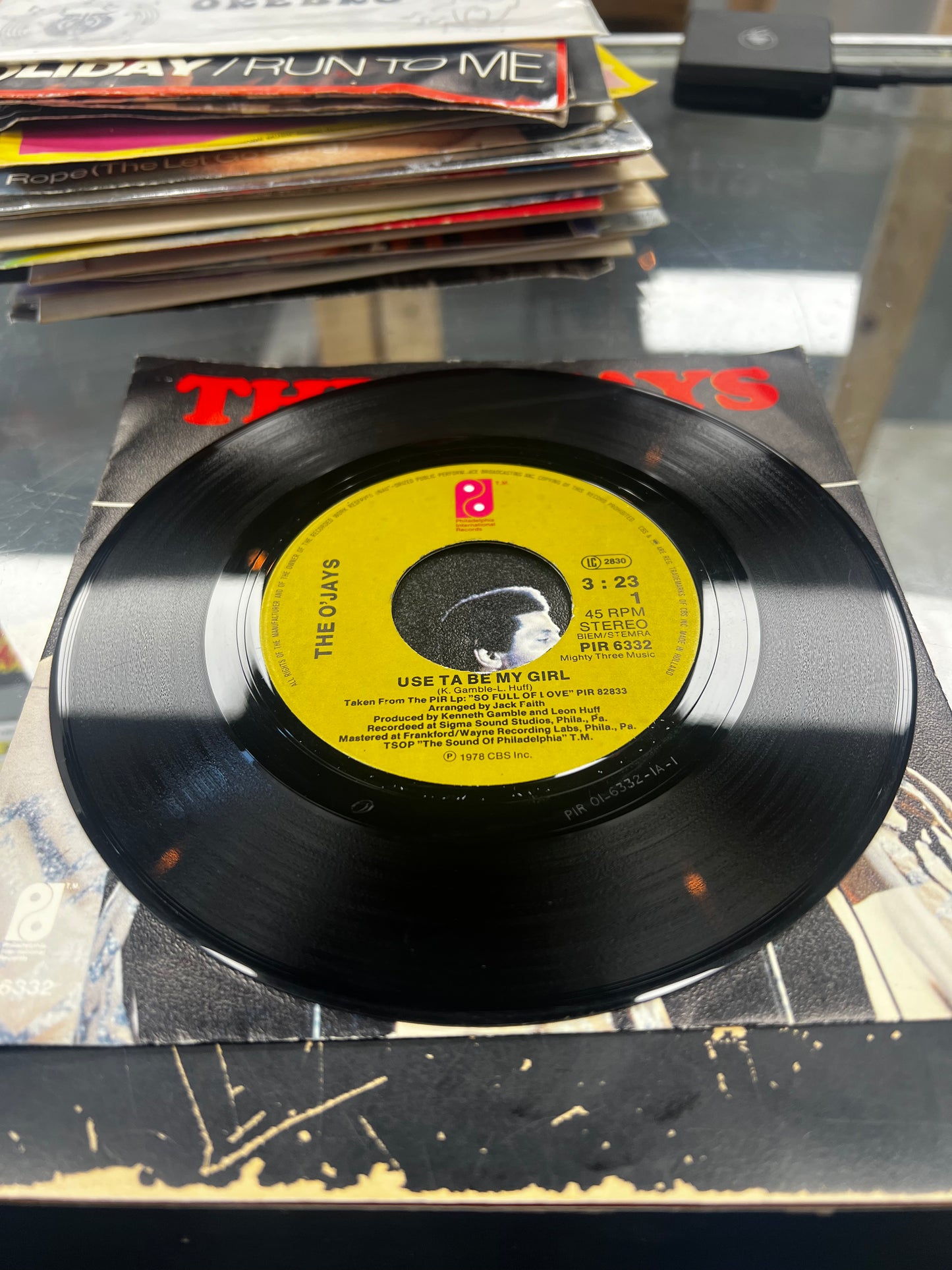 The O'Jays ‎– Use Ta Be My Girl / This Time Baby 7”