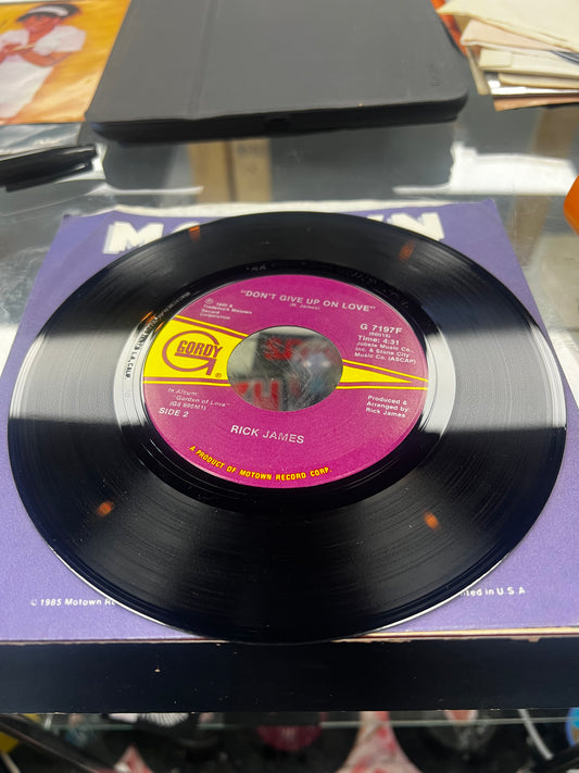 Rick James – Give It To Me Baby 7”