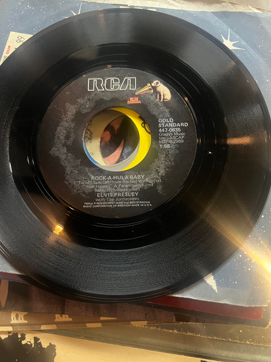 Elvis Presley ‎– Can't Help Falling In Love / Rock-A-Hula Baby 7”