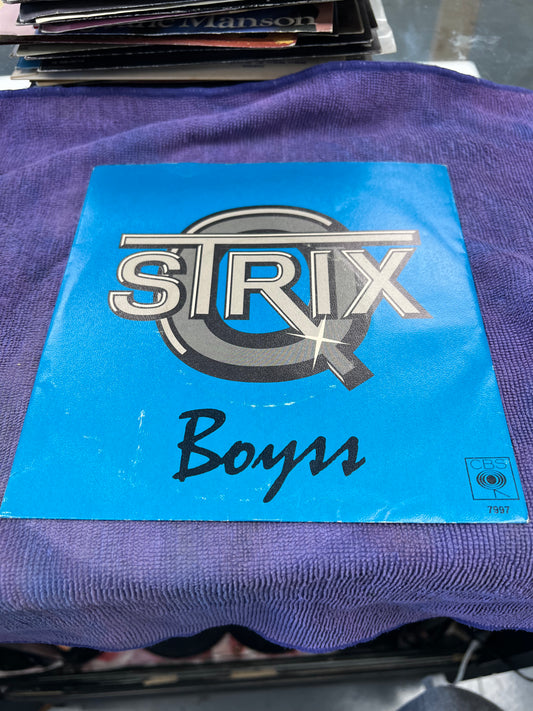 Strix Q ‎– Boyss  7”